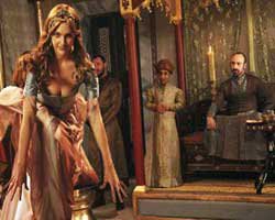 'Muhteşem Yüzyıl'... HÜNKAR SOFRASINDA CARİYE DANSI!