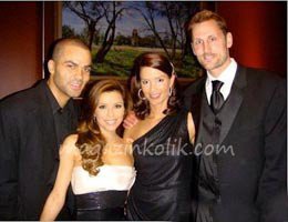 Eva Longoria... KOCASINI TAKIM ARKADAŞININ KARISIYLA YAKALADI !...