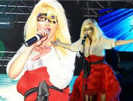 Hande Yener... YENİ YILA BODRUM'DA "BODRUM" ŞARKISIYLA GİRDİ...