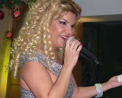 Elif Karlı... YENİ YILA AİLESİYLE VE ÇALIŞARAK GİRDİ!