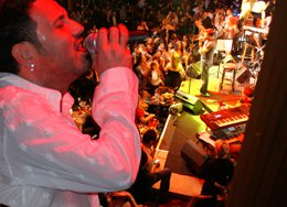 Metin Arolat? YILBAŞI GECESİ ESKİŞEHİR'İ COŞTURDU!..