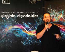 Cem Yılmaz... ÇİZGİNİN DIŞINDA!