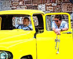 "Bakkal"... BU ŞARKILARA "BAKKAL" MÜZİĞİ DERLER!