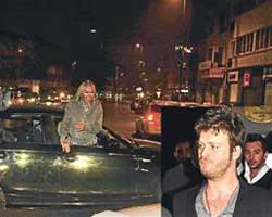 Kıvanç Tatlıtuğ... TRAVESTİLER YOLUNU KESTİ...