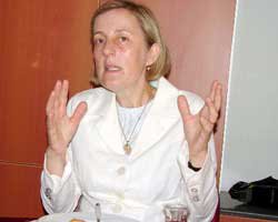 Selma Aliye Kavaf... "EVLİLİK PROGRAMLARI YAYINDAN KALKMALI!"