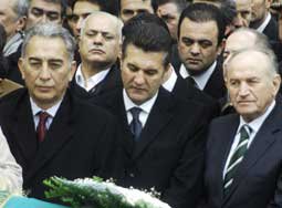 Mustafa Sarıgül... BABASINI GÖZYAŞLARIYLA TOPRAĞA VERDİ!