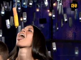 Olivia Munn... SOSİS YEMENİN EROTİK HALİ !...