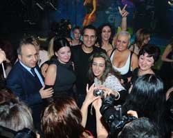 Rafet El Roman... RUS KIZLARI ÇOŞTURDU!