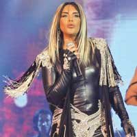 Seren Serengil... KIYAFETİNİ ELEŞTİRENLERE ATEŞ PÜSKÜRDÜ!