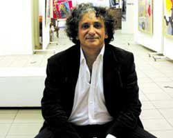 Bedri Baykam... KIRMIZI IŞIKTA SOYULDU!