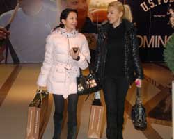 Evrim Akın-Zeynep Mansur... ALIŞVERİŞ VAKTİ!