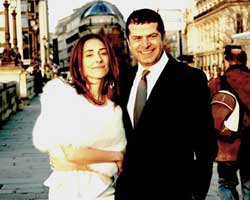 Zeynep İnanoğlu-Cüneyt Özdemir... NİKAH AŞK ŞEHRİ PARİS'TE KIYILDI!