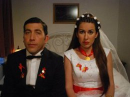 "Dürüye'nin Güğümleri"nde zam krizi... İPEK TUZCUOĞLU-EMRE KINAY; 2 YUMURTADAN BİRİ KIRILDI!..