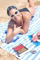 Hülya Avşar... KİTAP KURDU OLDU !..