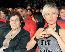 Ömür Gedik... "AŞKIM PATLAT BİR ARKADAŞIM EŞŞEK!"