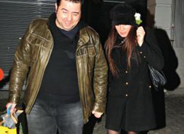 Ata Demirer-Özge Borak... İLK KEZ ELELE MEDYA ÖNÜNDE !