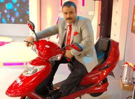 Bülent Serttaş... BENZERİNE MOTOR HEDİYE EDECEK...