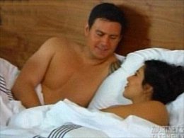 Kim Kardashian... CANLI YAYINDA ESKİ KORUMASINI YATAĞA ATIP SEVİŞTİ...