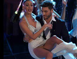 Sanremo müzik festivali...FİNAL GECESİNDE BELEN'İN KÜLODU KONUŞULDU!...