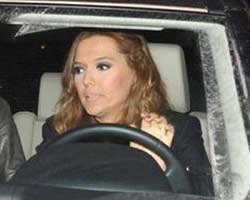 Demet Akalın... TRAFİKTE AZ DAHA DAYAK YİYORDU!