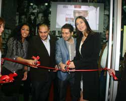 Ece Gürsel... KORSANA KARŞI MAĞAZA AÇTI!