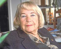 Macide Tanır... TİYATRO DÜNYASINDAN BİR ÇINAR DAHA DEVRİLDİ!