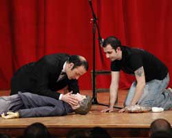 KARINDEŞEN JACK KOMEDİ DÜKKANI SAHNESİ'NDE!