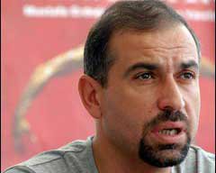 Mustafa Erdoğan...GÜLBEN ERGEN SORULARINA SİNİRLENDİ!