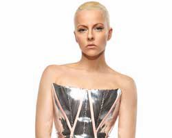 Pamela Spence... ÜNİVERSİTELİ GENÇLERİ ÇOŞTURACAK!