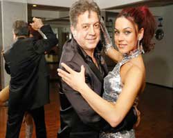 DANSÇILAR ESKİŞEHİR!İ SALLAYACAK!