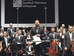 Cem Yılmaz... "MOZART GÖRSE AĞLARDI !"