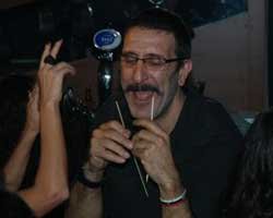 Cem Özer... ANJİYO SONRASI ÇILGINCA EĞLENCE!