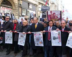 GAZETECİLERE ÖZGÜRLÜK YÜRÜYÜŞÜ; "HABERİME DOKUNMA"