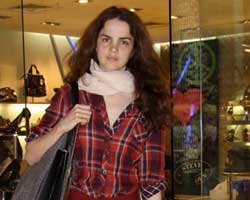 Tuğçe Kazaz... MAKYAJSIZ GÖRENLER HASTA ZANNETTİ!