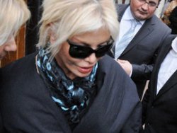 Ajda Pekkan... "ŞÜPHELİ SIFATIYLA" İFADE VERDİ!