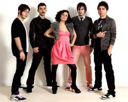 Model... ALTERNATİF ROCK'IN SAMİMİ VE SERT DURUŞU!