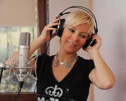 Ömür Gedik... HAYVANLAR İÇİN ŞARKI SÖYLEYECEK!