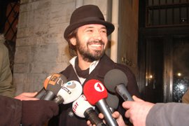 Yalın orta sahada top gezdirdi?  "TUĞBA'YLA BENİ GÖREN VARSA ÇIKSIN ORTAYA?"