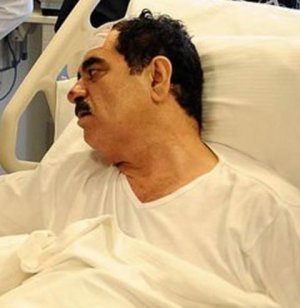 İbrahim Tatlıses... HEMŞİRELER KİTAP OKUYOR...