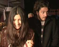 Tuba Büyüküstün... SEVGİLİSİYLE BU DEFA KAMERALARDAN KAÇAMADI!