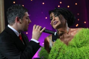 Bülent Ersoy.. GARSONLARA SERVET GİBİ BAHŞİŞ!...