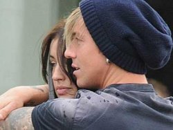 Guti... SEVGİLİSİNİ SOYUNMA KABİNİNE KİLİTLEDİ, ALIŞVERİŞ YAPTI!