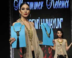 Muammer Ketenci... GÖRKEMLİ DEFİLE GÖZ KAMAŞTIRDI!