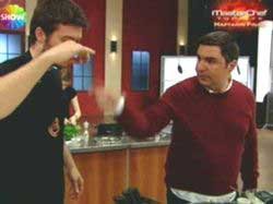 "MasterChef"... JÜRİ BATUHAN'DAN YEMEĞE "ZIKKIM" BENZETMESİ!