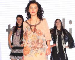 Shoping Fest Deposite Outlet Defilesi... 2 SAAT SÜREN DEFİLEDE ZAMAN REKORU KIRILDI!