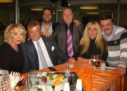 Bora Gençer? BİR GECEYE 3 MUTLULUK !..