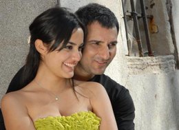 Rafet El Roman-Ceren Kaplakaslan... İŞTE 21 YAŞ KÜÇÜK SEVGİLİYLE ÇEKİLEN  KLİP...