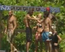 Survivor Ünlüler-Gönüllüler... ASENA VE TANER BİRBİRİNE GİRDİ!