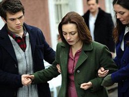 Öyle Bir Geçer Zaman Ki... İNCİ HOCA; METE İLE VEDALAŞIYOR !..