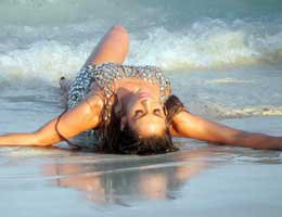 Jennifer Lopez....SEKSİ KADIN CANCUN'DA DAĞITTI!...